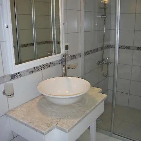 Orka Gardens Apartament *
